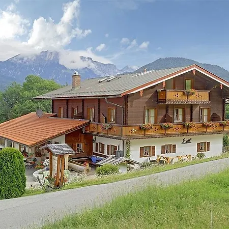 Rennlehen Guest house *