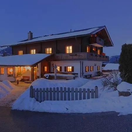 Rennlehen Guest house *